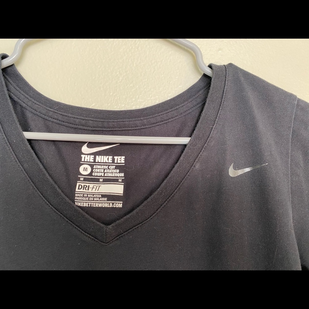 NIKE DRIFIT V NECK